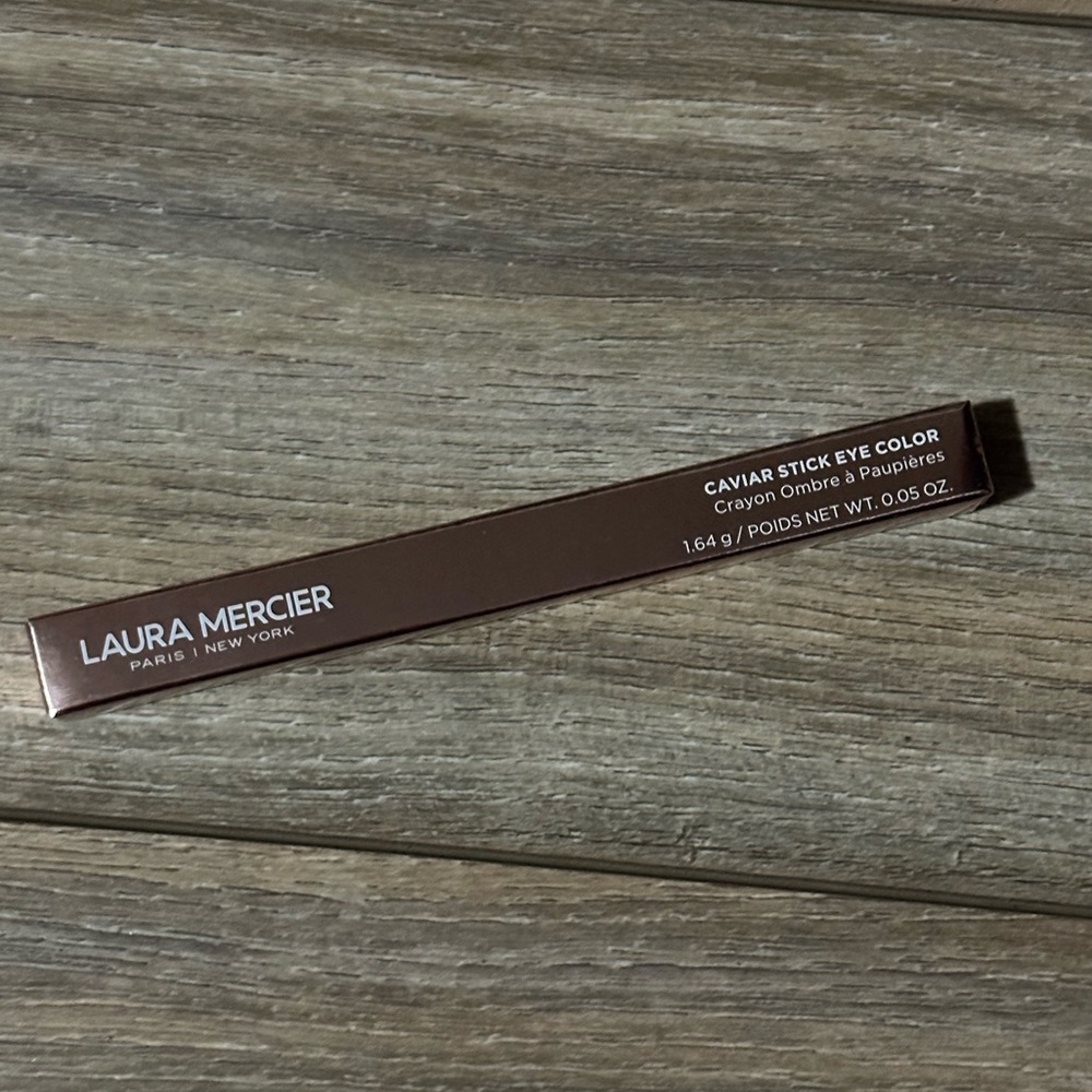 Laura Mercier Caviar Stick Color: Strike a Rose -shimmering
Size 0.05 oz/ 1.64 g - Picture 6 of 15